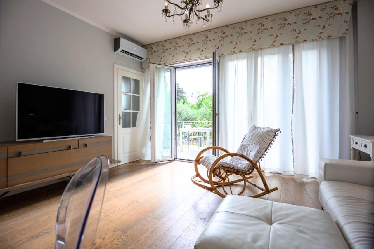 L'Oasi Della Pace - Confortevole E Vicino A Tutto Apartment Chiaravalle Marche Exterior foto